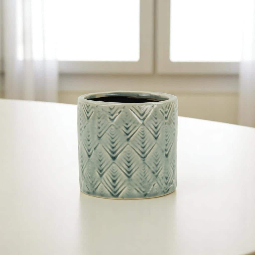 HomeRoots Green Ceramic 16 Ounce Geometric Round Distressed Pot Planter - 4.50 in. x 4.25 in. x 4.50 in.
