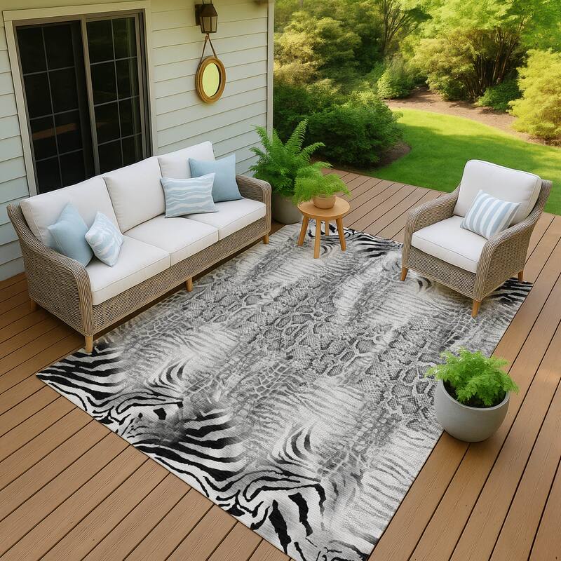 Machine Washable Indoor/ Outdoor Modern Animal Print Chantille Rug - Gray - 8' x 10'