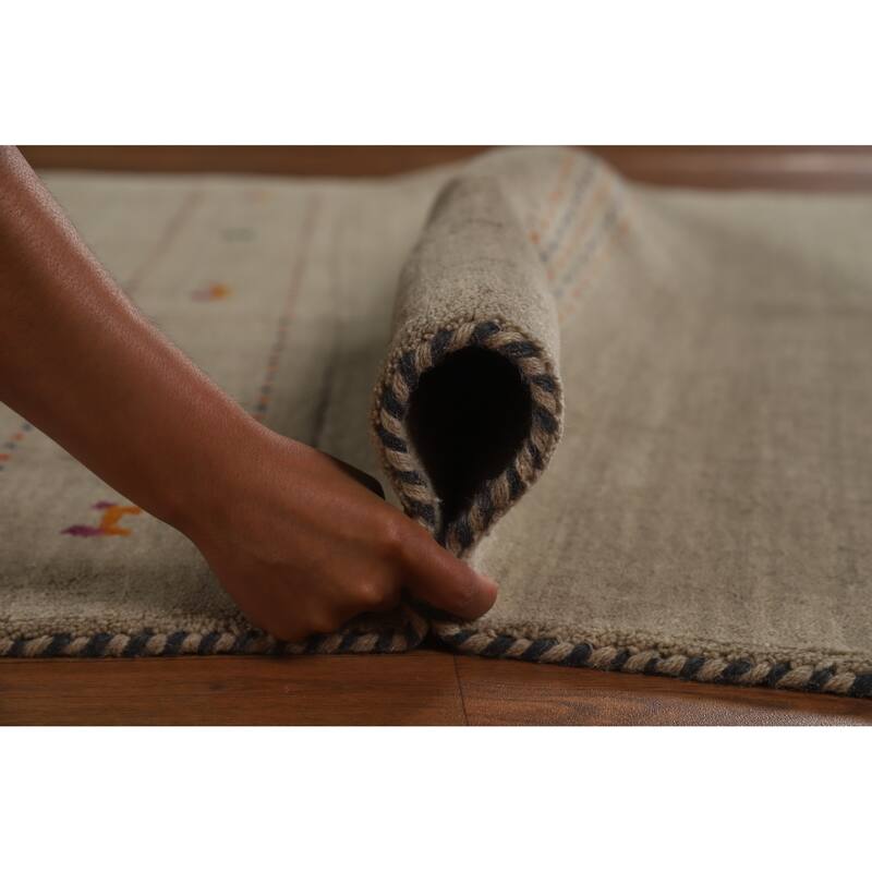 Hand Knotted Oriental 100% Wool Carpet Tribal Animal Pictorial Beige & Ivories Gabbeh Area Rug - 6' 6'' X 4' 8''