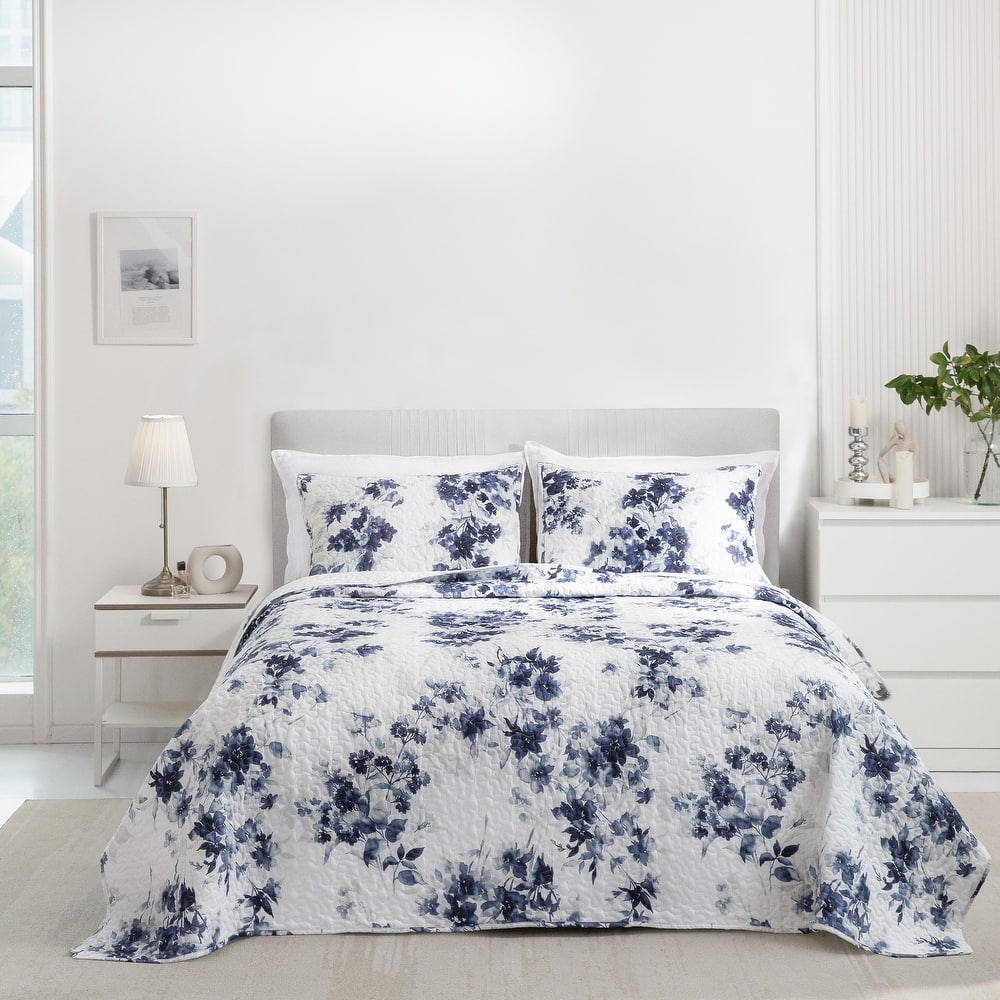 Wonderful Sophia Lightweight Floral Quilt Set