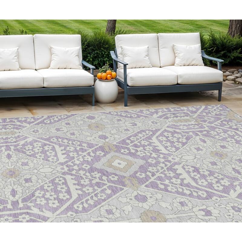 HomeRoots Floral Transitional Rectangle Outdoor Rug - 10' X 14'