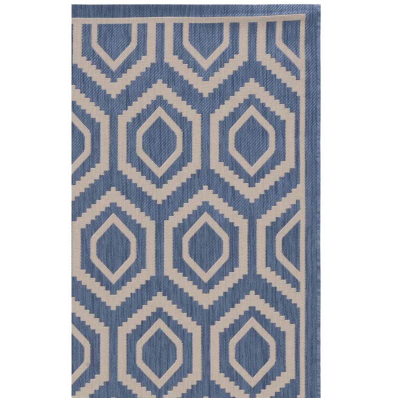 SAFAVIEH Courtyard Carolee Indoor/ Outdoor Patio Backyard Rug
