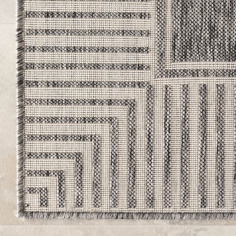 Nuloom Leah Classic Bordered Indoor/Outdoor Area Rug