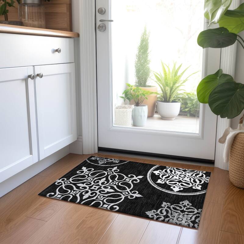 Machine Washable Indoor/ Outdoor Chantille Bold Medallion Rug