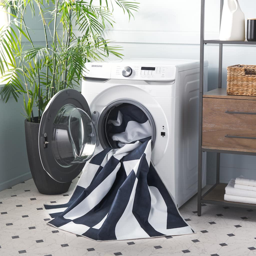 SAFAVIEH Malibu Peninah Machine Washable Slip Resistant Rug