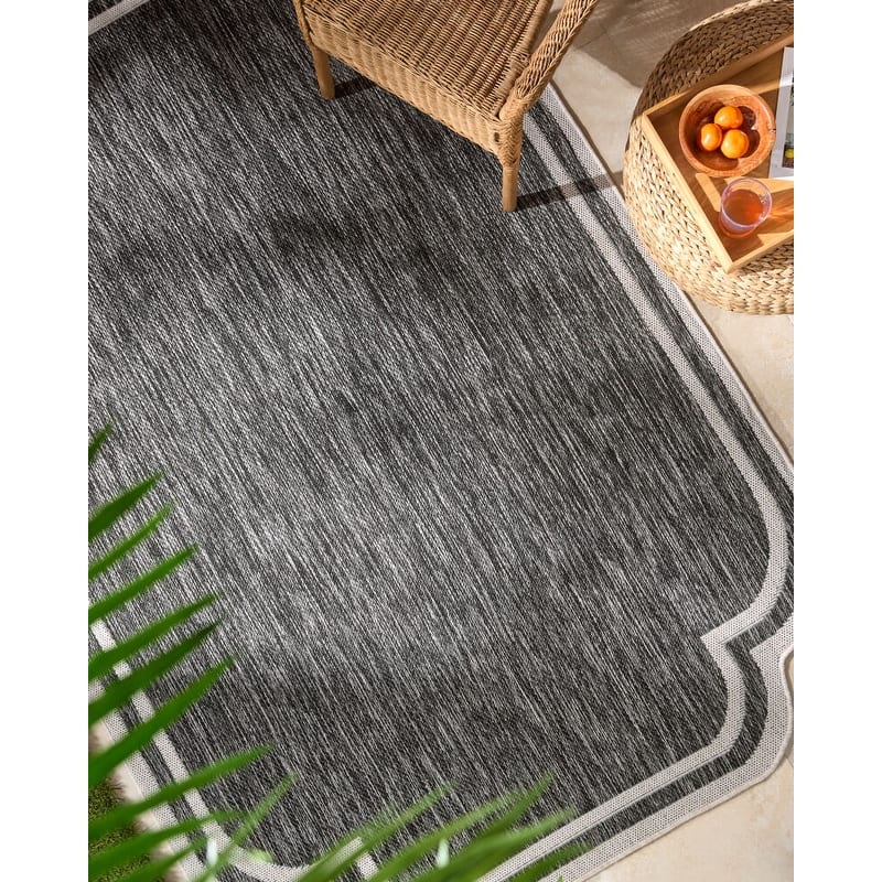 Livabliss Miami Beach Traditional Indoor/Outdoor Area Rug