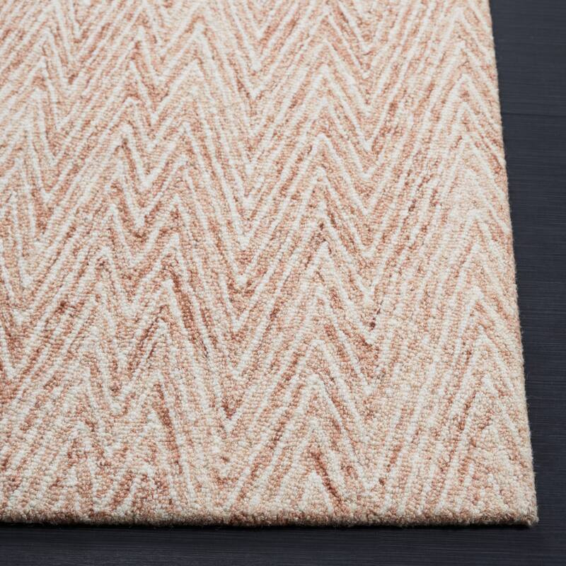 SAFAVIEH Handmade Abstract Gelareh Chevron Wool Rug
