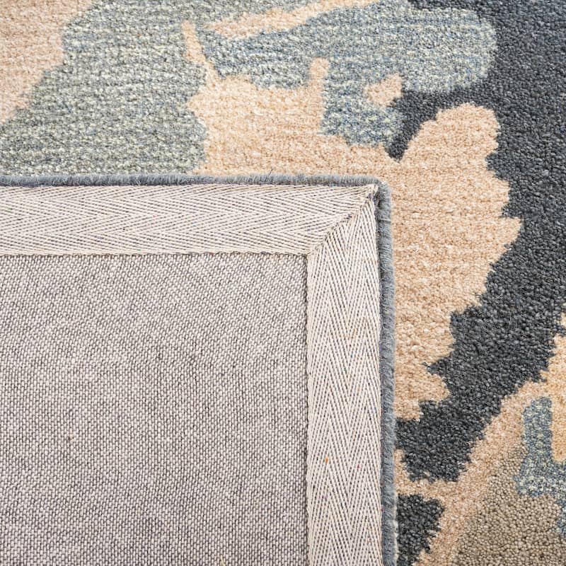 SAFAVIEH Handmade Bella Tinatin Modern Floral Wool Rug