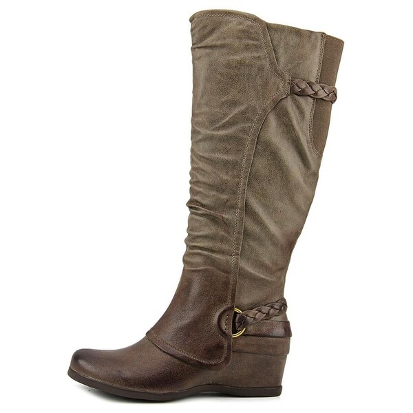 bare traps wide calf