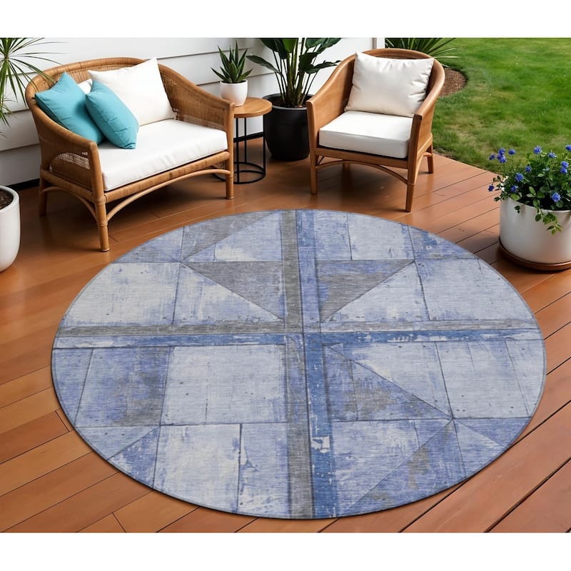 HomeRoots Geometric Transitional Rectangle Outdoor Rug - 8' Round