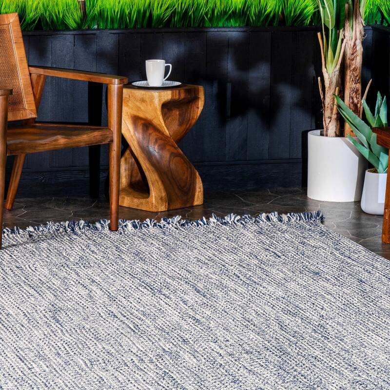 Nuloom Braided Courtney Tassel Indoor/Outdoor Area Rug