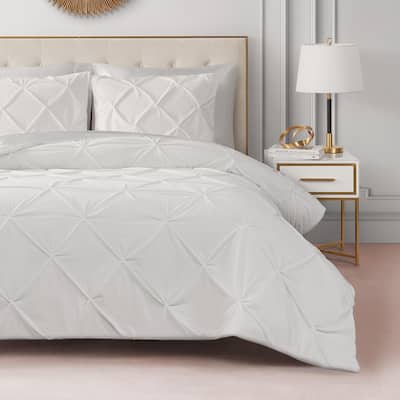 Juicy Couture Kiss Pleat Plush Comforter Sets