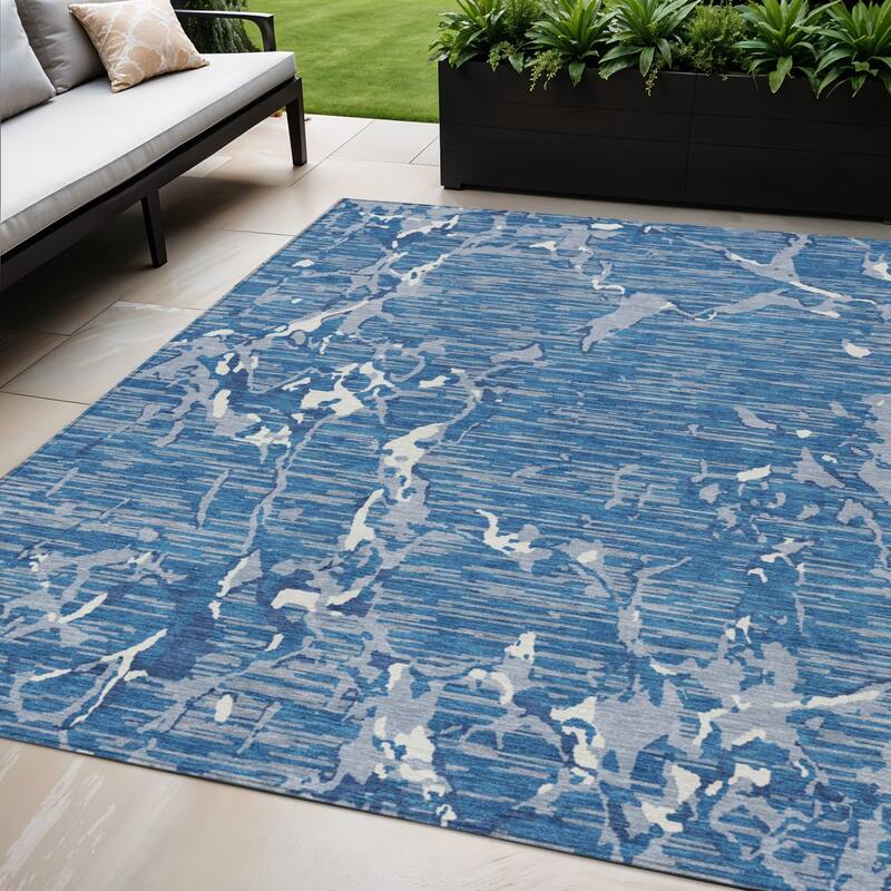 HomeRoots Striped Transitional Rectangle Outdoor Rug - 5' X 8'