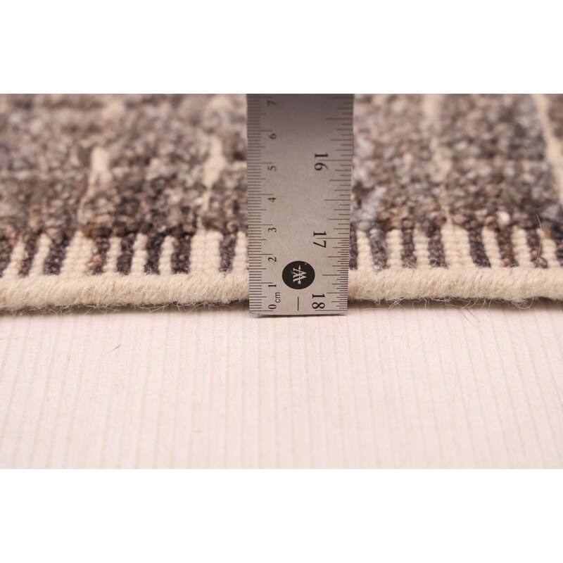 ECARPETGALLERY Hand Loomed Ananda Dark Grey Silk Rug - 6'8 x 9'6