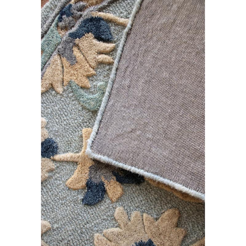 Sevita Lilly Farmhouse Damask Gray/Beige Handmade Wool Indoor Area Rug