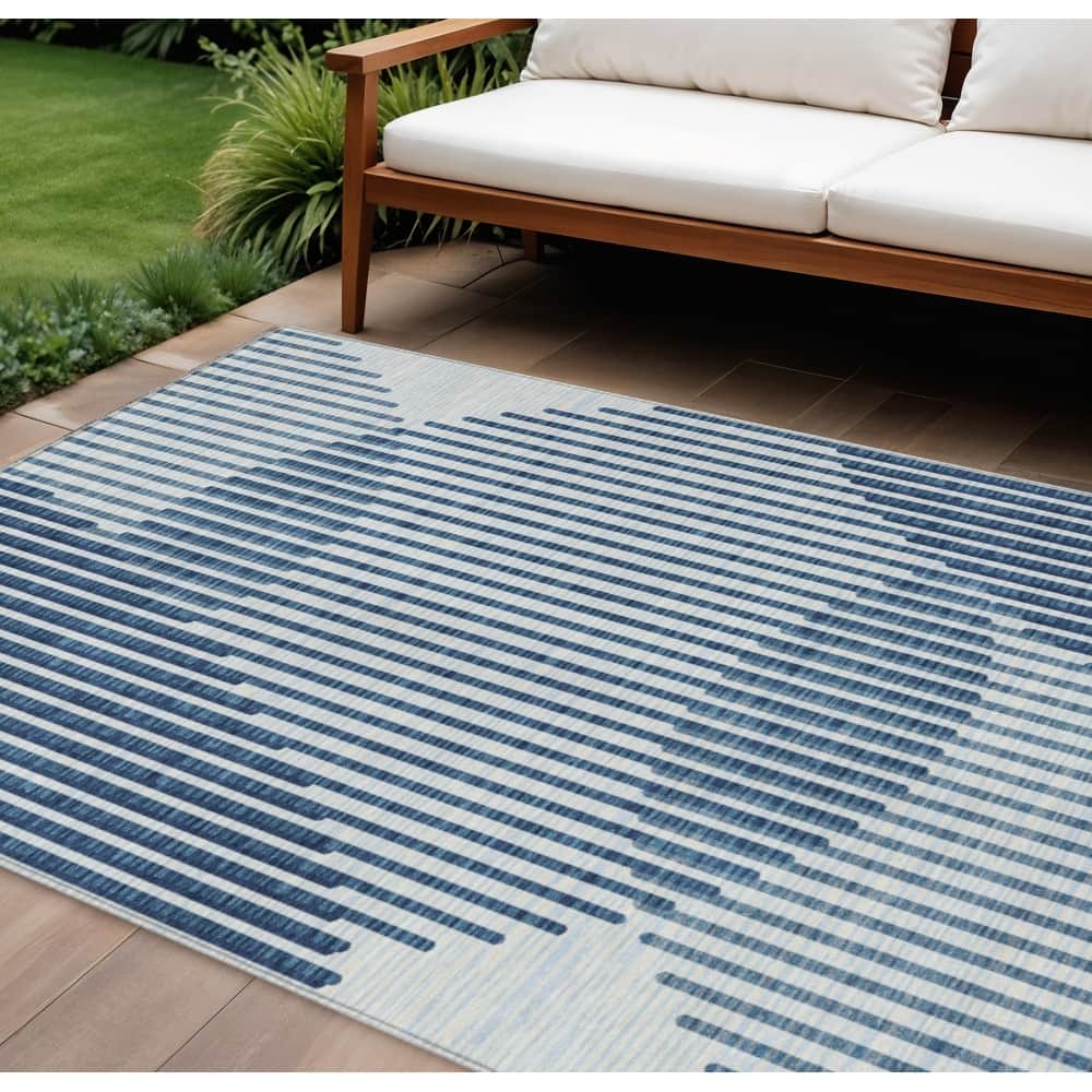 HomeRoots Geometric Transitional Rectangle Outdoor Rug