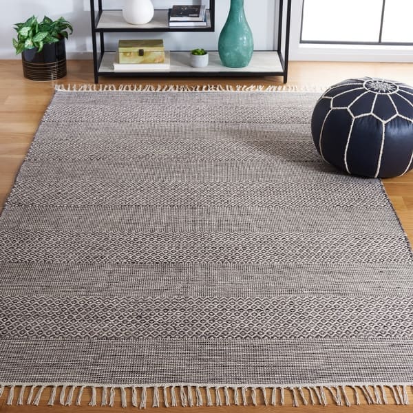 slide 2 of 4, SAFAVIEH Handmade Montauk Pacuta Flatweave Cotton Fringe Rug - Ivory/Anthracite - 5' x 8'