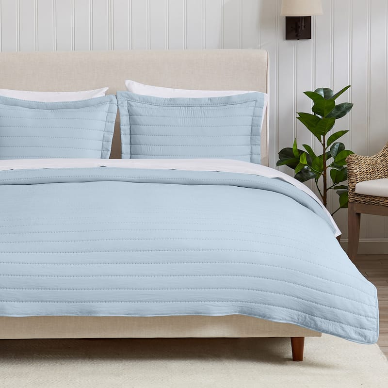 Luxurious Channel Stitch Microfiber Quilt Set With Shams