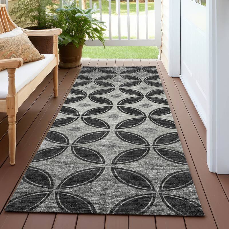 Machine Washable Indoor/ Outdoor Modern Gia Chantille Rug - Black - 2'3" x 7'6"