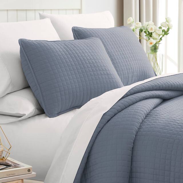 Oversized Solid 3-piece Quilt Set by Southshore Fine Linens