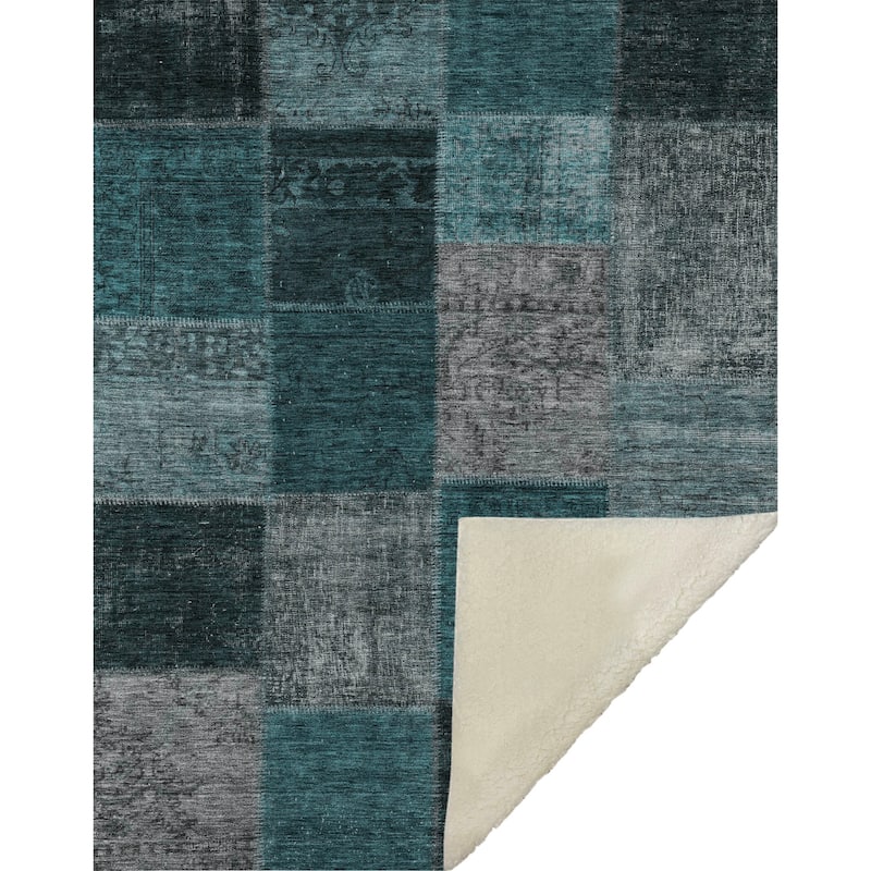Premium Machine Washable Vintage Patchwork Sherpa Throw Blanket