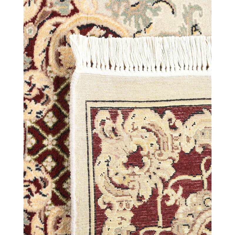 Traditional Oriental Ivory Area Rug - 4' x 6'
