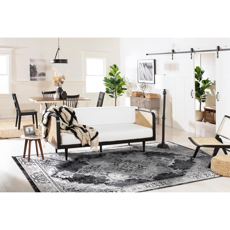 SAFAVIEH Brentwood Sirpa Traditional Rug