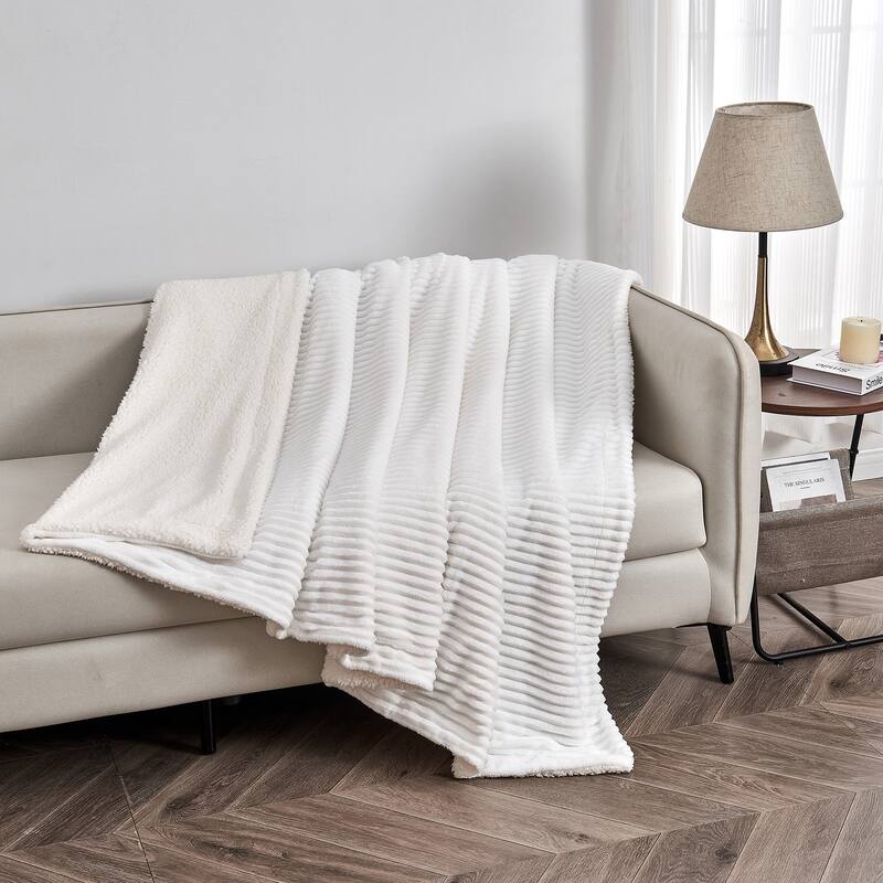 Luxurious Ribbed Texture Reversible Sherpa Blanket