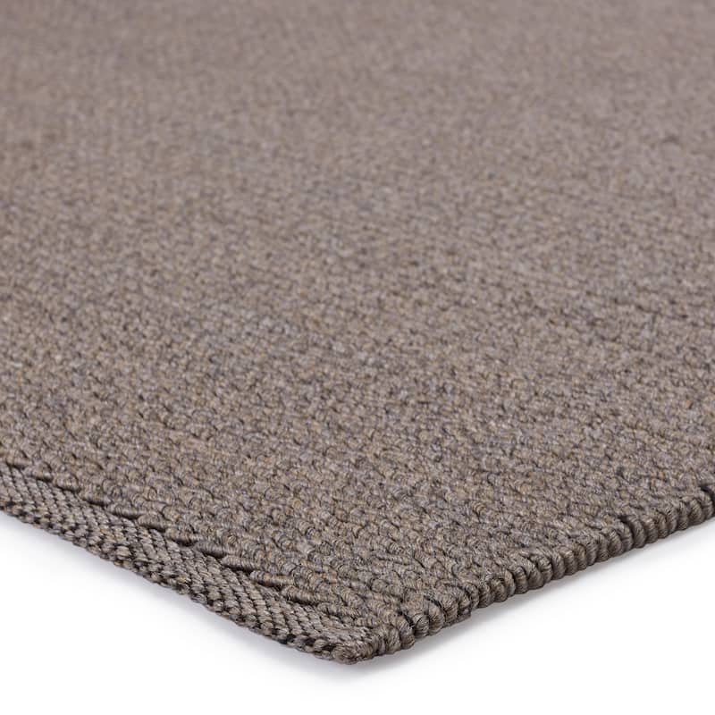 Barlow Indoor/ Outdoor Solid Brown/ Gray Area Rug