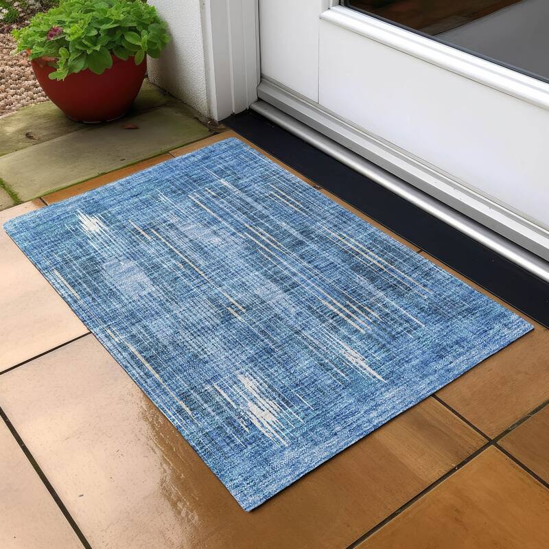 Machine Washable Indoor/ Outdoor Chantille Abstract Ombre Rug - Blue - 1'8" x 2'6"
