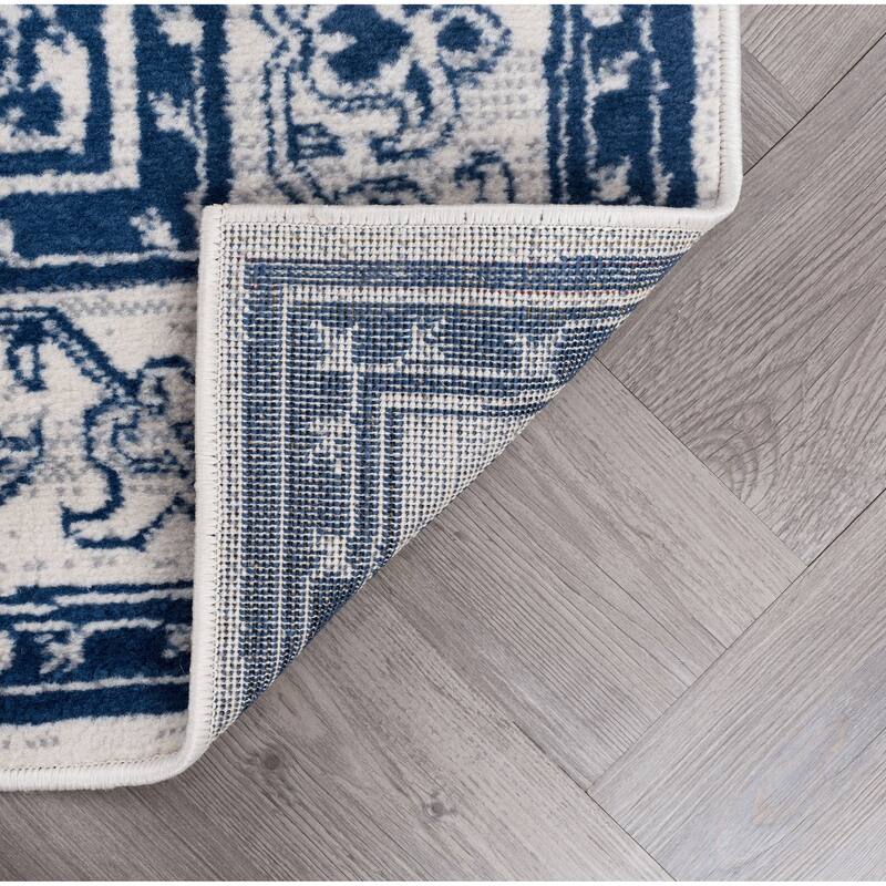 Carrington Traditional Oriental Indoor Area Rug