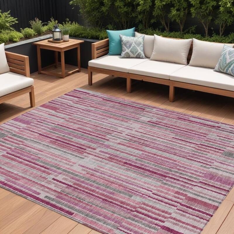 HomeRoots Striped Transitional Rectangle Outdoor Rug - 8' X 10'