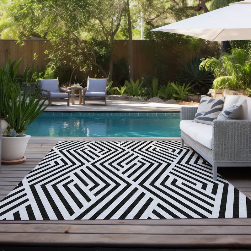 Machine Washable Indoor/ Outdoor Modern Diamonds Chantille Rug