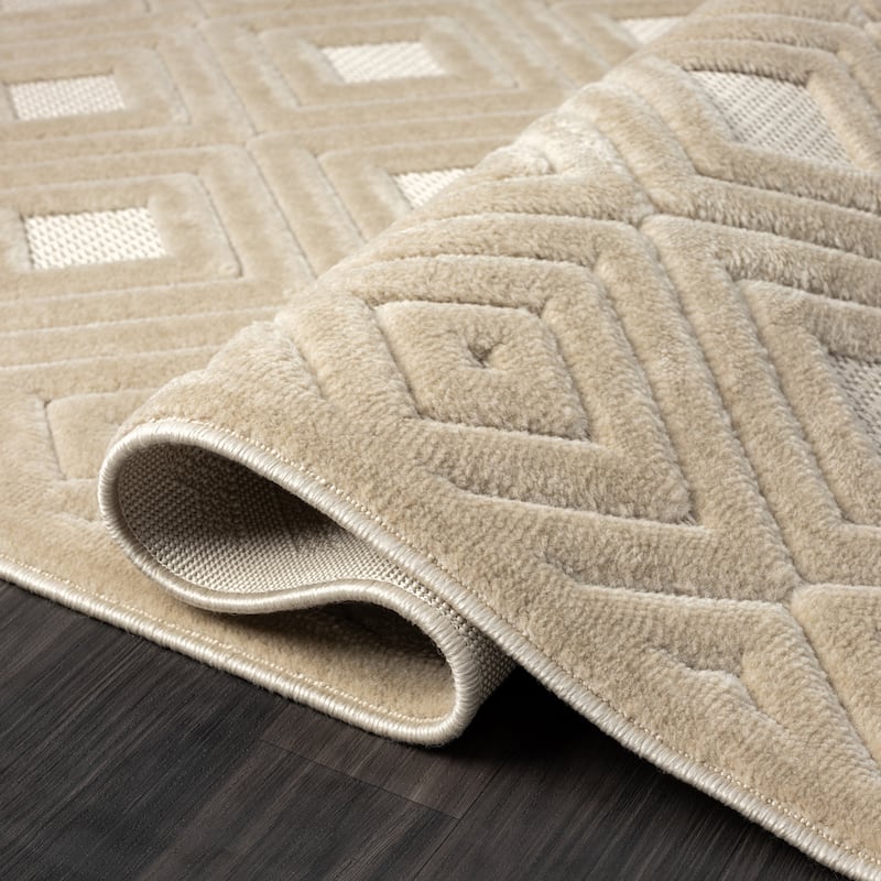 Sevita Modern Diamond Indoor/Outdoor Area Rug