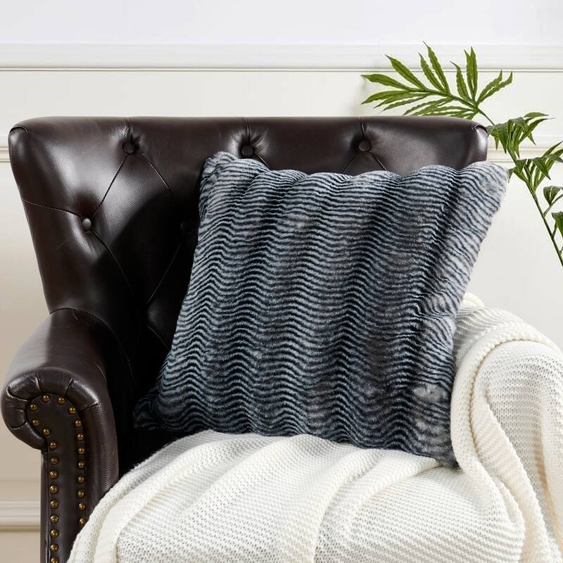 1 Pc Thick Stripe ImitativeRabbit FauxFur Pillow Shell