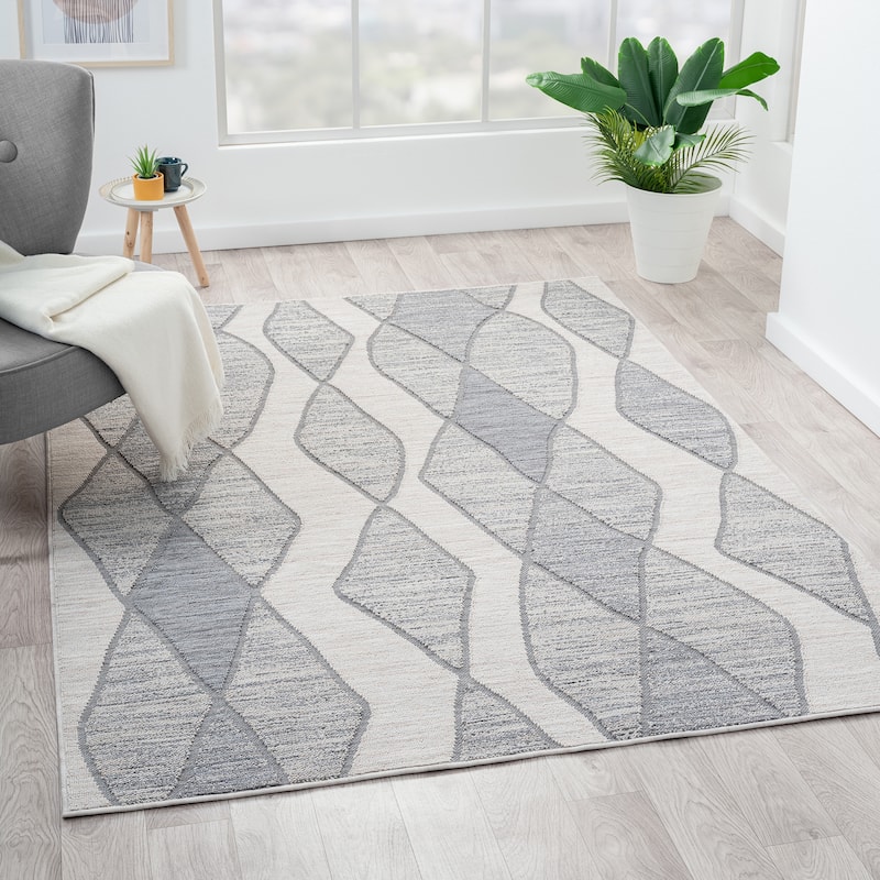 Sevita Geometric PET Yarn Indoor/Outdoor Area Rug