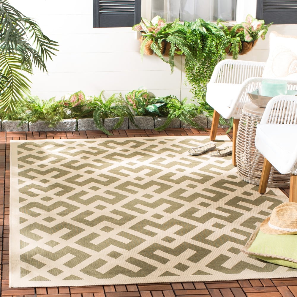 SAFAVIEH Courtyard Sytske Indoor/ Outdoor Waterproof Patio Backyard Rug