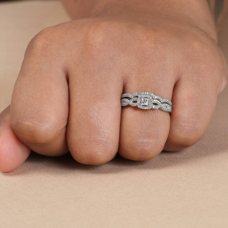 3/8ct TDW Diamond Twisted Halo Bridal Set in 10K Gold for Women
