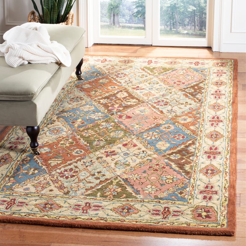 SAFAVIEH Handmade Heritage Chiseko Traditional Oriental Wool Rug - 3' x 5' - Beige/Beige