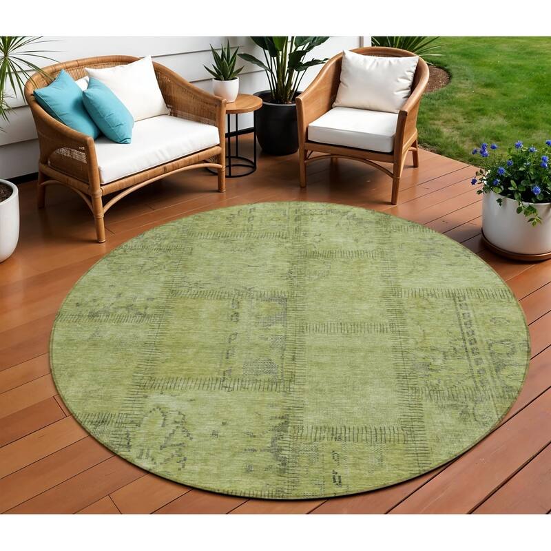 HomeRoots Patchwork Transitional Rectangle Outdoor Rug - 8' Round