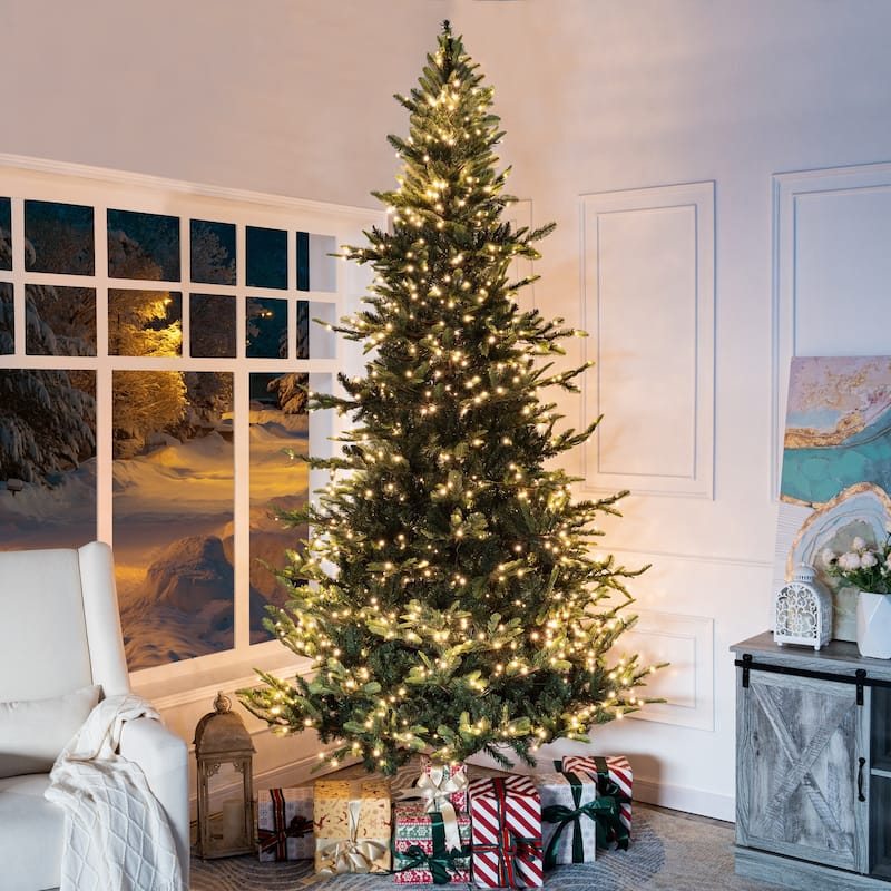 Prelit Artificial Christmas Tree – Realistic Nordic Design with Warm LED Lights for a Cozy Holiday Ambiance - Green,9ft