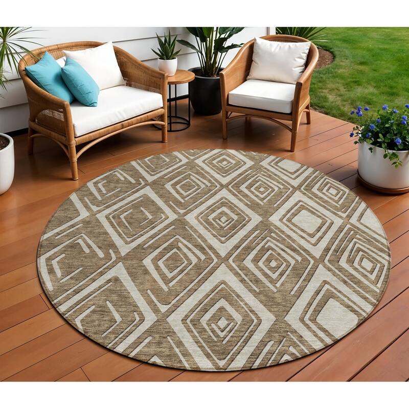 HomeRoots Geometric Transitional Rectangle Outdoor Rug - 8' Round
