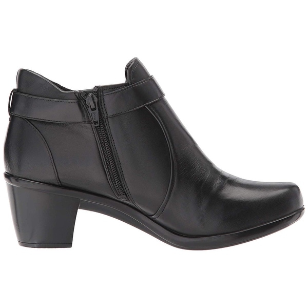 naturalizer elisa bootie