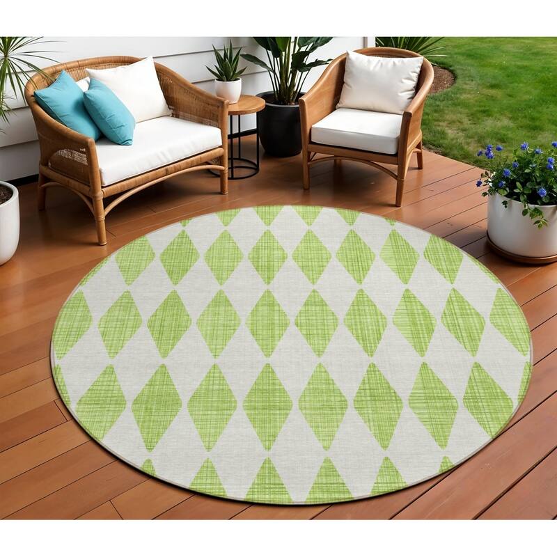 HomeRoots Geometric Transitional Rectangle Outdoor Rug - 8' Round