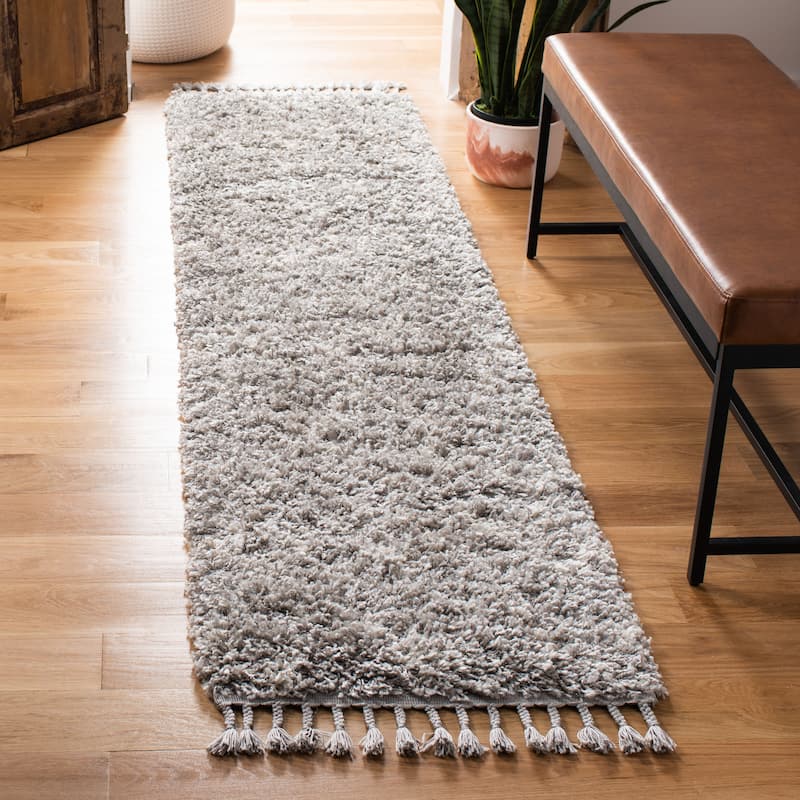 SAFAVIEH Pro Lux Shag Darcia Moroccan Tassel 2.4-inch Thick - 2' 6" x 6' - Grey/Cream - Runner/Rectangle