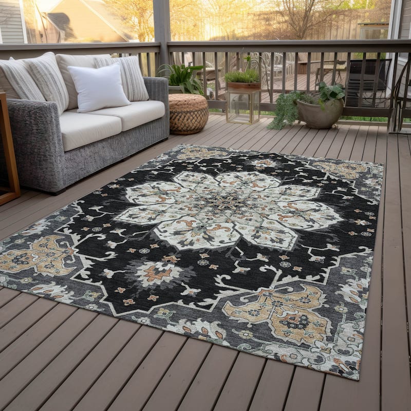 Machine Washable Indoor/Outdoor Traditional Heriz Chantille Rug