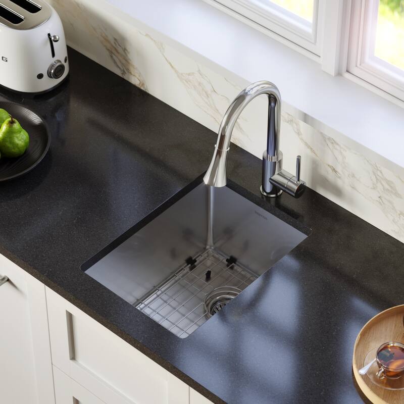 Karran Weybridge Single-Handle Pull-Down Sprayer Kitchen Faucet