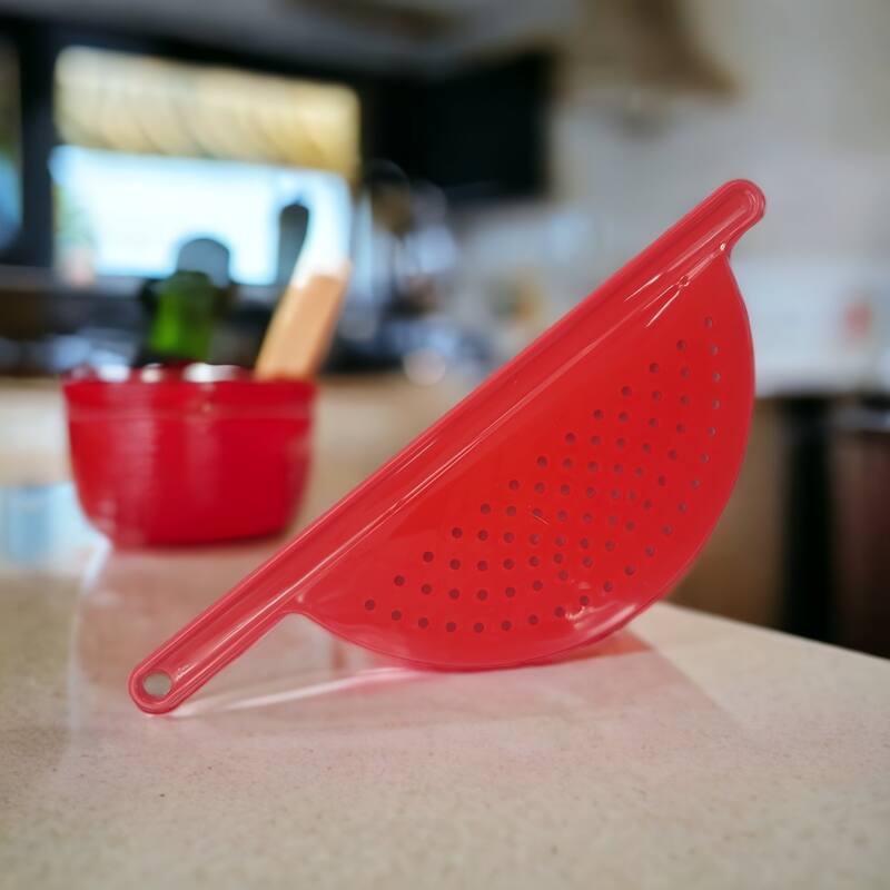 Handy Housewares Handheld Plastic Pot Drainer, Noodle & Pasta Strainer with Handle - Fits up to 9" Pots