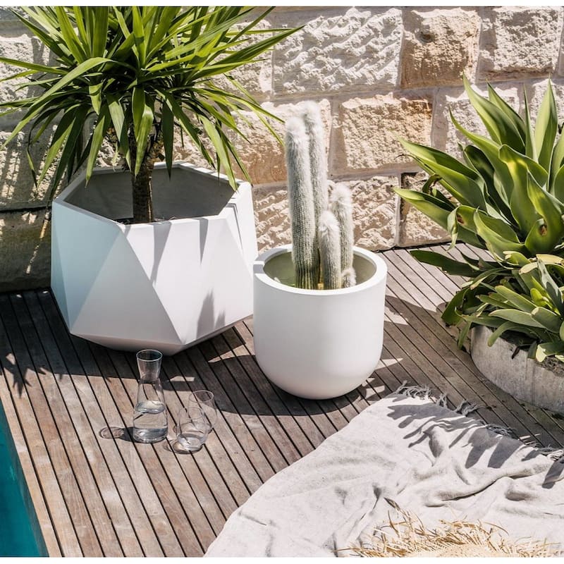 DreamPatio Santa Rosa Fiberstone Planter for Indoor/Outdoor - 16x16x16 - White