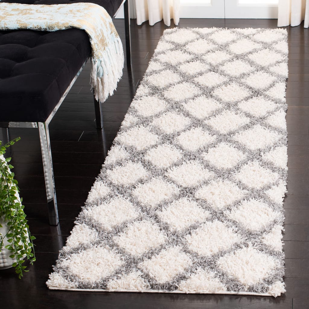 SAFAVIEH, Dallas Shag Rashmi Trellis 1.5-inch Thick Rug - 2'3" x 6' Runner